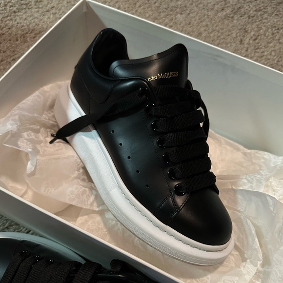 Alexander Mcqueen Women’s 7 - Picture 2 of 4